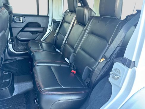 Used 2021 Jeep Wrangler Unlimited Rubicon w/ Uconnect 4C Nav & Sound Group AWD/4WD image 19