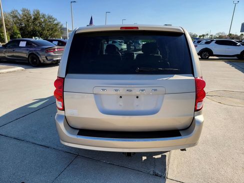 Used 2013 Dodge Grand Caravan SXT image 4