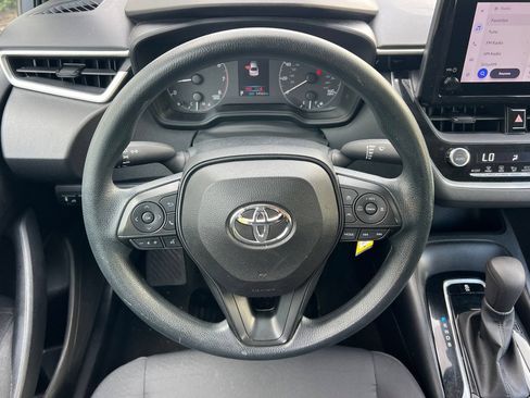 Used 2023 Toyota Corolla LE FWD image 17