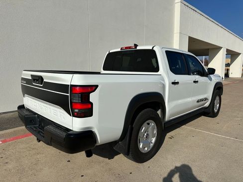 Used 2024 Nissan Frontier SV w/ Hardbody Edition image 9