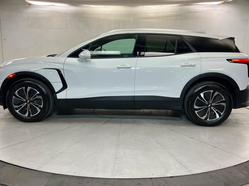 Used 2024 Chevrolet Blazer EV LT AWD/4WD image 2