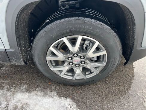 Used 2023 GMC Acadia SLE w/ Driver Convenience Package image 12