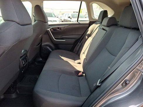 Used 2022 Toyota RAV4 LE FWD image 13