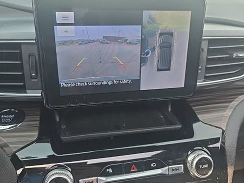 Used 2022 Ford Explorer Limited w/ Hybrid Equipment Group 310A AWD/4WD image 5