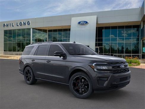 New 2024 Ford Expedition Limited image 7