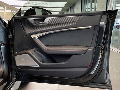 Certified 2025 Audi RS 7 Performance w/ Black Optic Package image 22