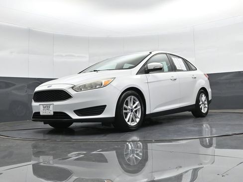 Used 2015 Ford Focus SE image 35