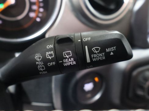 Used 2020 Jeep Wrangler Unlimited Sahara w/ Uconnect 4C Nav & Sound Group image 40