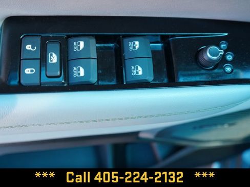 Used 2024 Jeep Wagoneer Series II w/ Flexible Seating Group RWD image 31