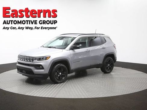 Used 2022 Jeep Compass Latitude w/ Sun and Sound Group AWD/4WD image 58