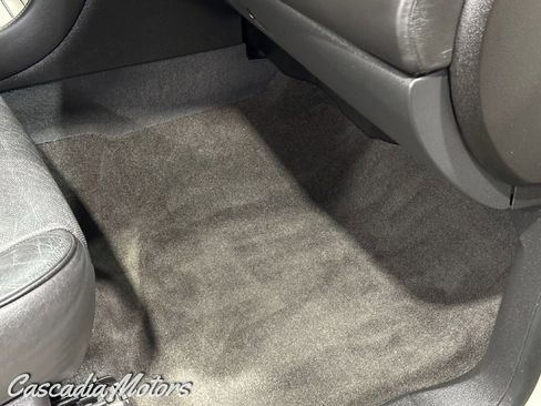 Used 2013 Cadillac Escalade Platinum image 29