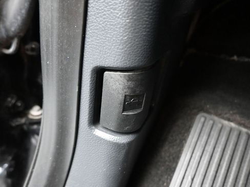 Used 2022 Ford F150 Lariat AWD/4WD image 31