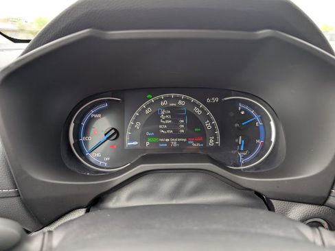 Used 2024 Toyota RAV4 XLE w/ Convenience Package image 18