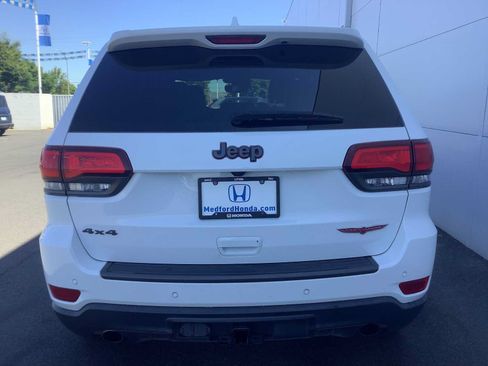 Used 2018 Jeep Grand Cherokee Trailhawk AWD/4WD image 5