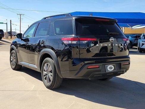 Used 2025 Nissan Pathfinder SV FWD image 3