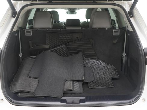 Used 2022 Toyota Highlander Limited image 19