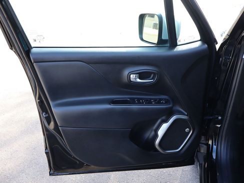 Used 2018 Jeep Renegade Limited w/ UConnect 8.4 Nav Group image 23