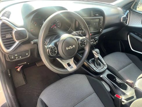 Used 2022 Kia Soul LX w/ Technology Package FWD image 14