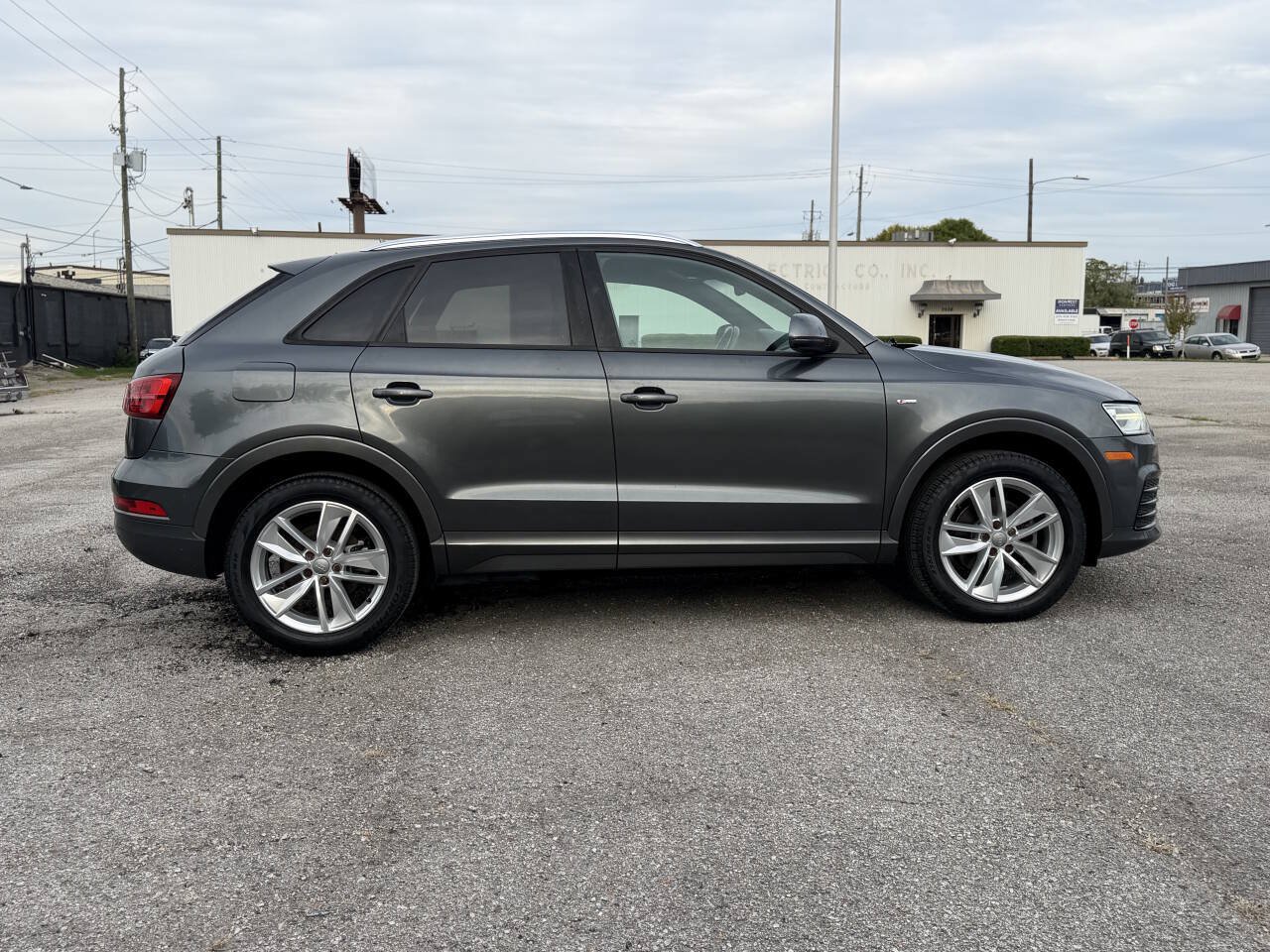 Used 2018 Audi Q3 2.0T Premium w/ Convenience Package FWD image 17
