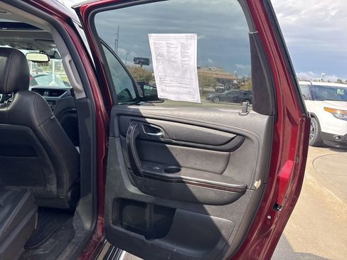 Used 2017 Chevrolet Traverse Premier image 32