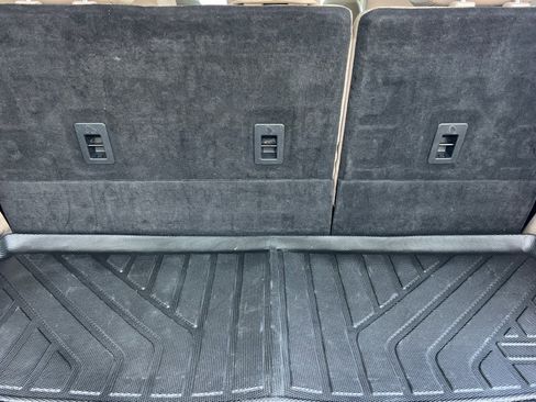 Used 2022 Ford Expedition Limited image 19