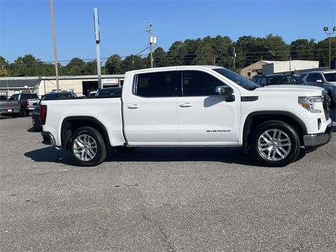 Used 2022 GMC Sierra 1500 SLE image 2