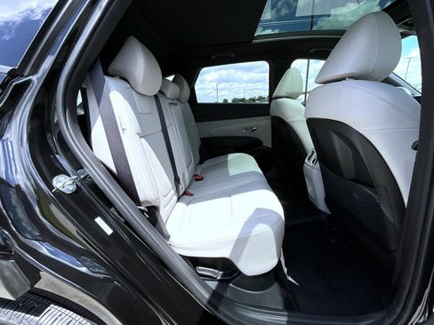 Certified 2025 Hyundai Tucson Limited AWD/4WD image 19