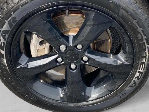 Certified 2021 Jeep Grand Cherokee L Laredo image 25