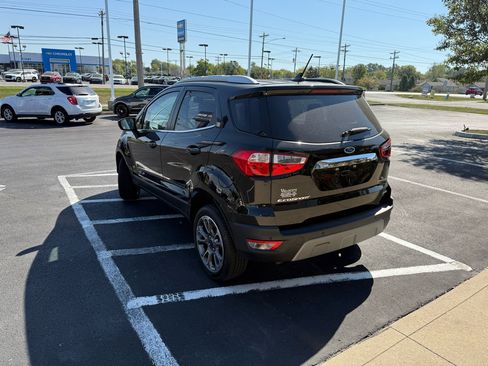 Used 2021 Ford EcoSport Titanium image 3