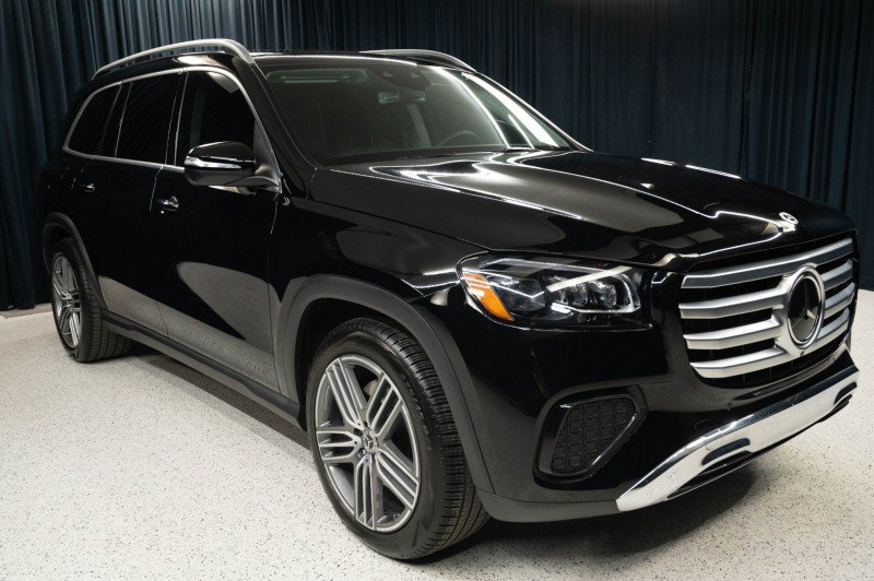 Certified 2026 Mercedes-Benz GLS 450 4MATIC image 3