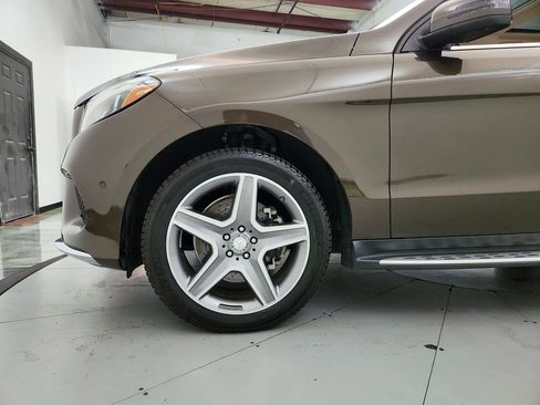 Used 2017 Mercedes-Benz GLE 400 4MATIC image 32