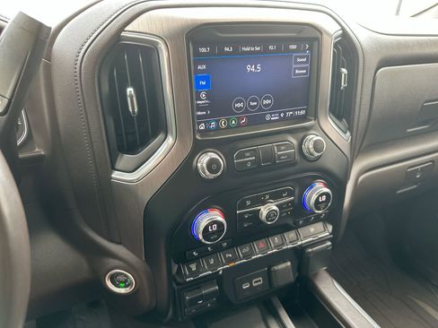 Used 2023 GMC Sierra 3500 Denali image 16