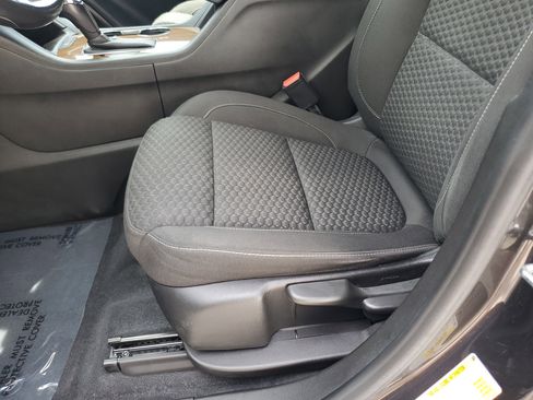 Used 2018 GMC Acadia SLE w/ LPO, Cargo Package FWD image 21