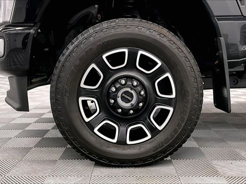 Used 2023 Ford F250 Platinum AWD/4WD image 9