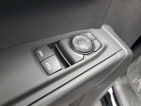 Certified 2025 GMC Sierra 1500 Pro w/ Pro Value Package image 11