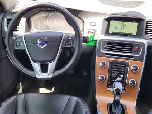 Used 2016 Volvo S60 T5 Premier FWD image 9