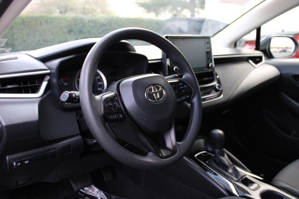 Used 2022 Toyota Corolla LE FWD image 21