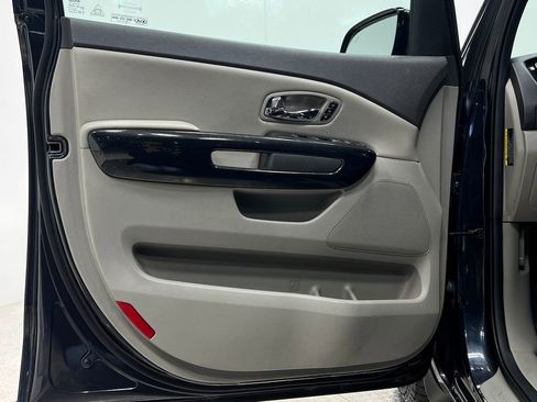 Used 2016 Kia Sedona EX FWD image 14