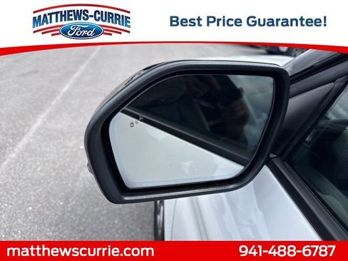 Certified 2025 Ford Explorer Platinum RWD image 8