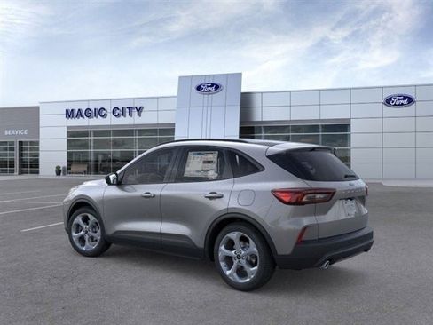 Used 2025 Ford Escape ST-Line w/ Equipment Group 301A FWD image 4