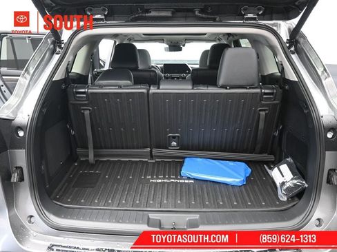 New 2026 Toyota Highlander Platinum image 35