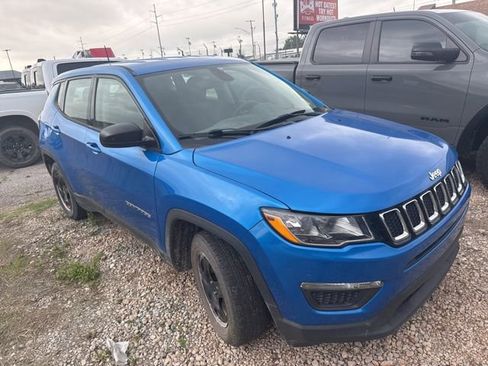 Used 2020 Jeep Compass Sport w/ Tech Group FWD image 3