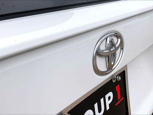 Used 2025 Toyota RAV4 XLE FWD image 32