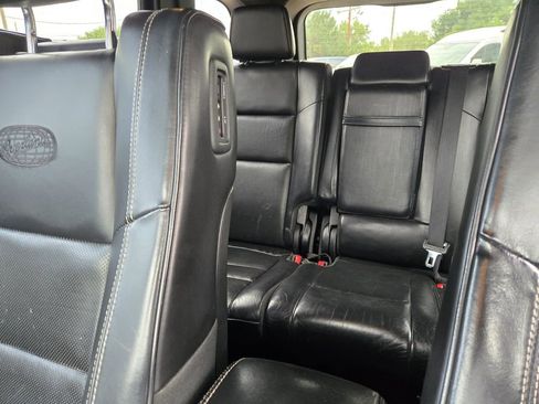 Used 2017 Jeep Grand Cherokee Overland w/ Jeep Active Safety Group image 17