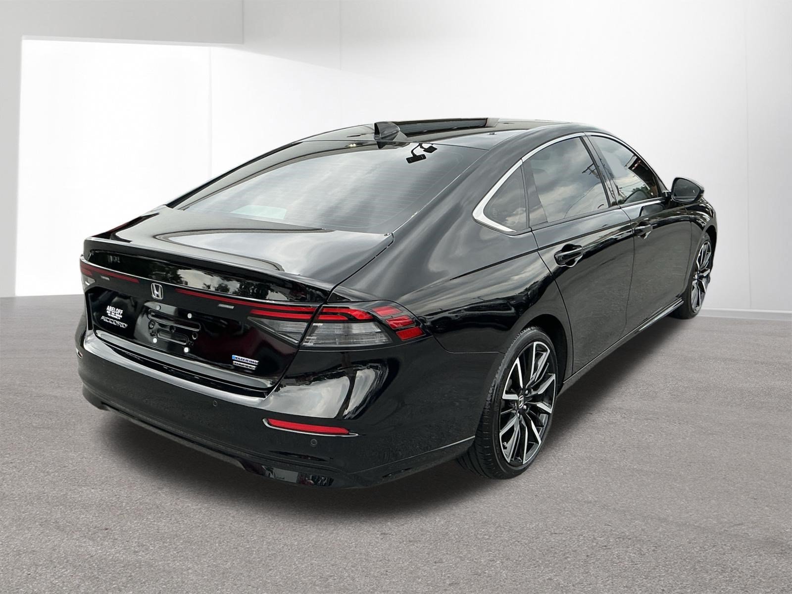 Used 2025 Honda Accord Touring image 3