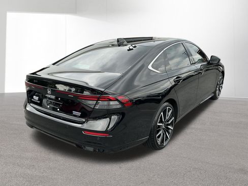 Used 2025 Honda Accord Touring image 3
