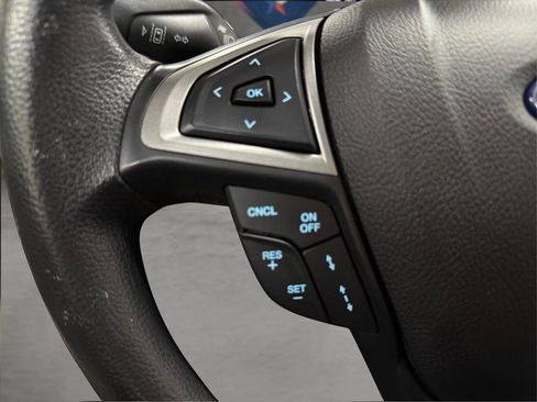 Used 2020 Ford Fusion SE FWD image 21