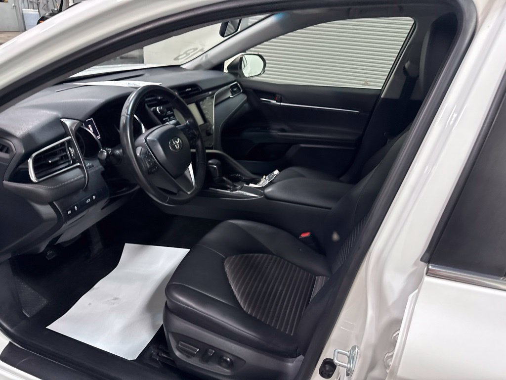Used 2018 Toyota Camry SE FWD image 11