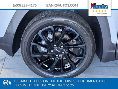 Certified 2024 GMC Terrain SLE w/ Elevation Edition AWD/4WD image 4