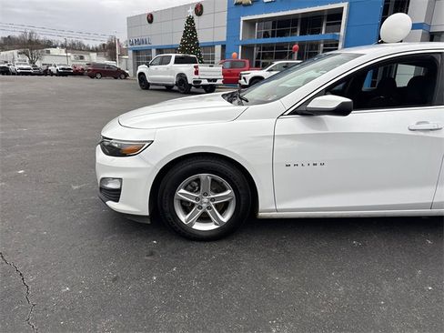Used 2024 Chevrolet Malibu LS w/ Driver Confidence Package image 9